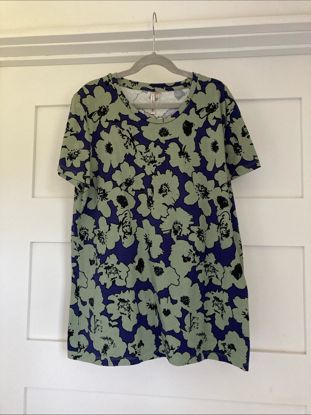 Banana Republic The Signature Tee Women’s Medium Green Blue Floral 100% Cotton